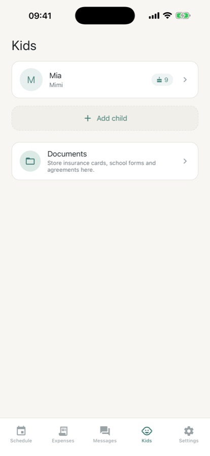 CoParenting Planner screen showing timestamped notes between the two parents